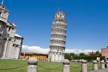 Private Tour, Pisa and Lucca Day Trip with Wine Cellar