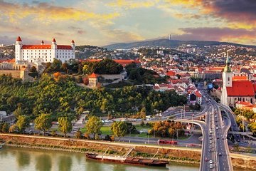 Private transfer from Prague to Budapest with Stopover in Bratislava incl a tour