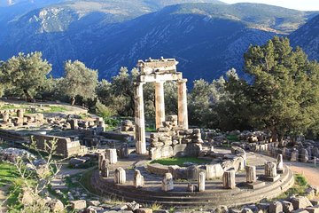 Transfer service between Corfu Athens including visit to Delphi 