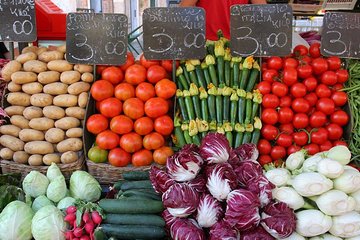 Private market tour, lunch or dinner and cooking demo in Vico Equense