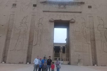 Budget Egypt Sailing Nile cruise from Aswan to Luxor for 3 nights.Special Offer