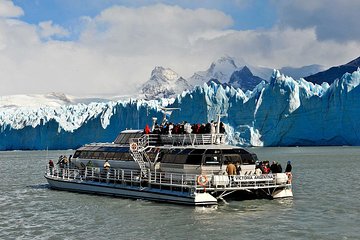 Perito Moreno SAFARI NAUTICO navigation combined with FOOTBRIDGES guided tour 