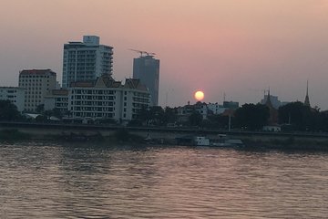  Phnom Penh boating sunset Tour