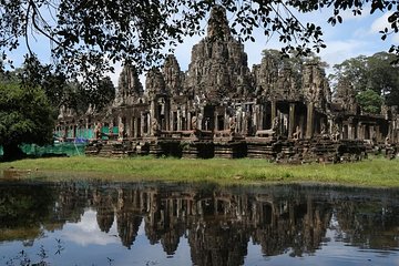 Angkor Wat Three Days Tour, Lunch, and Floating Village By Tuk Tuk