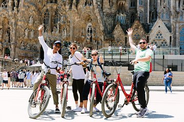 Barcelona: Wonders of Gaudi Bike Tour