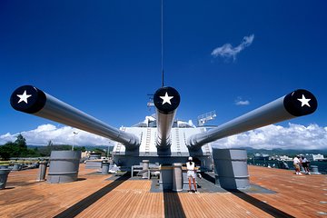 Pearl Harbor Deluxe Uncovered Tour with Lunch