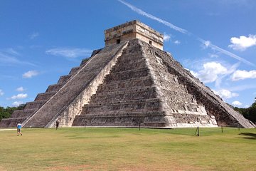 Semi-Private Chichen Itza, Cenote Ik Kil and Valladolid tour