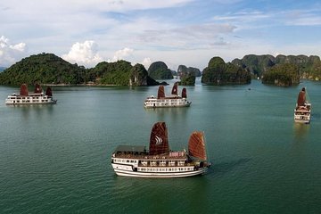 Overnight at BEST PREMIUM Halong Bay cruises with all inclusions from Hanoi