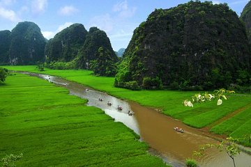 Tam Coc and Hoa Lu Private Day Tour