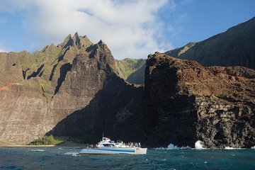 Na Pali Sunset & Sightsee Boat Tour