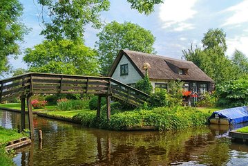 Private Tour to Giethoorn, Zaanse Schans Windmills from Amsterdam