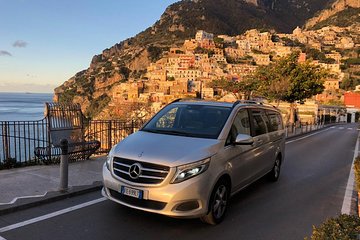 Tour of the Amalfi Coast for small groups with lunch from Sorrento