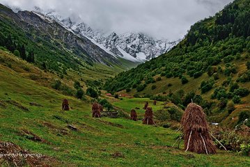 Shaori Lake, Nikortsminda and Ambrolauri 2 Days Tour
