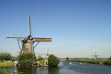 Private day trip to Rotterdam and Dutch windmills