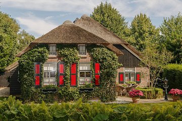 Private day trip to Lelystad and Giethoorn 