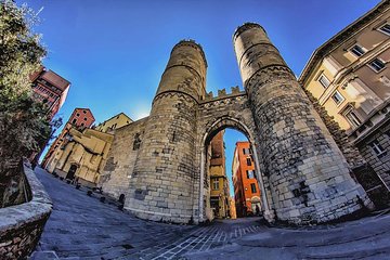 Genoa Day Tour: 4 hours of Wine Food History and Joy