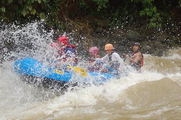 White Water Rafting, Three Quarter Day Savegre River 