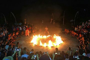 Uluwatu Kecak Fire Dance & Jimbaran Dinner