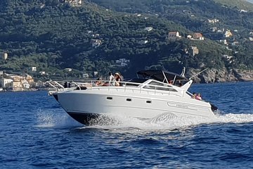 Capri by boat with a shared tour departing from Sorrento - MSH