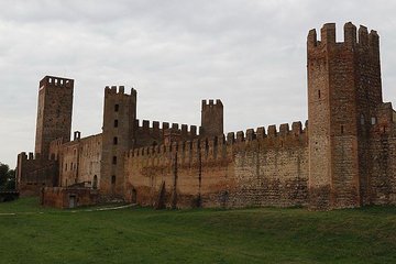 Medieval castles walled towns, Renaissance villas, ceramic, south Euganean Hills