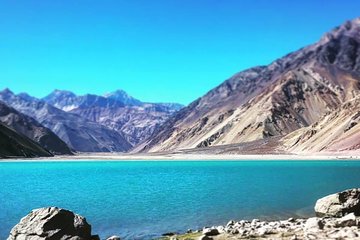 Reservoir El Yeso and Cajón de Maipo