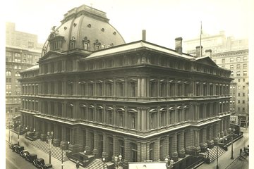 Landmarks Downtown-East Walking Tour