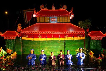 Water Puppet Show and Dinner On Indochina Queen/ Junk