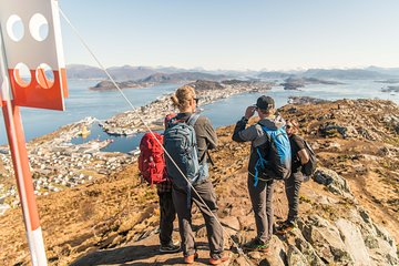 Seakayak And Hike in Ålesund