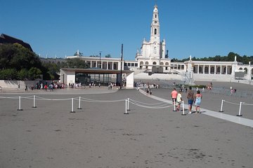 Group tour to Fátima, Batalha, Nazaré and Óbidos