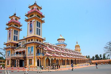 Private Cu Chi tunnels and Cao Dai Temple 1 Day 