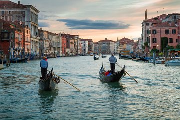 Private Tour: Venice Gondola Ride with Serenade