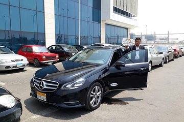 Pickup transfer from Cairo airport to downtown hotel