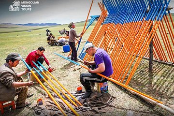  3 days Semi Gobi Desert and Chinggis Khaan Statue