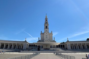 From Lisbon Private Tour 1 Day Fatima, Battle, Nazareth and Óbidos 
