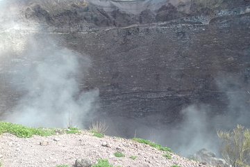 Transfer From Naples Train Station/area to Positano 2hr stop in Mt. Vesuvius