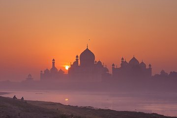 Half day tour of tajmahal inluding transport, lunch and entrances