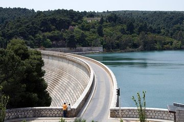 Marathon Lake and Ancient Vravrona Tour