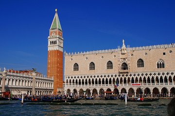 Public Tour: Powerful Venice