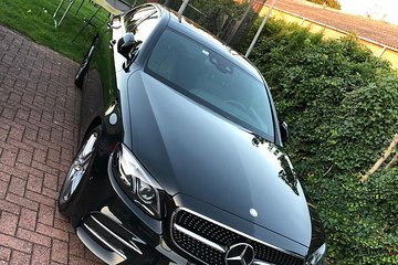 Luxury vehicle from Charleroi airport to the city of Brussels