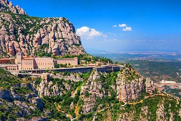 Private Montserrat Tour with Hotel pick-up from Barcelona