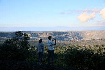 Big Island Highlights: Coffee, Volcano, Black Sands & Waterfall