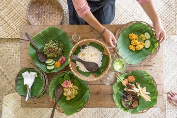 Small Group Balinese Cooking Class on an Organic Farm + Transfers