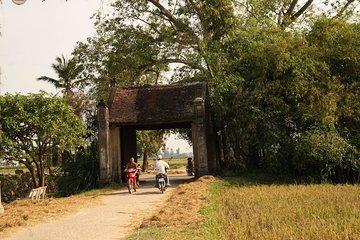 Duong Lam Ancient Village & Mia Pagoda 1 Day Trip