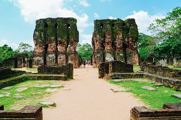 Private Day Trip To Sigiriya rock And Polonnaruw Ruins