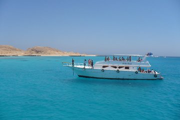 Snorkeling tour with private boat