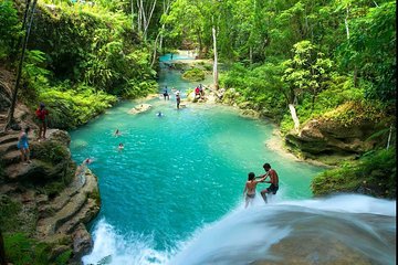 Dunn's River and Blue Hole Tour from Ocho Rios