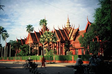 2 Days Private Guide Tour Phnom Penh Heritage