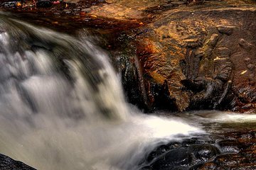 One Day Private Guide Tour to Kbal Spean ‘Thousand Lingas’ & Banteay Srei