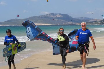 Semiprivate Kitesurfing Lessons in Cádiz, Spain