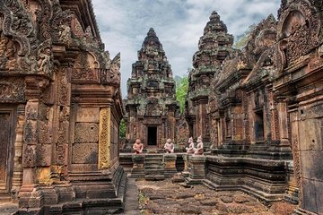 Grand Tour and Banteay Srei Group Tour